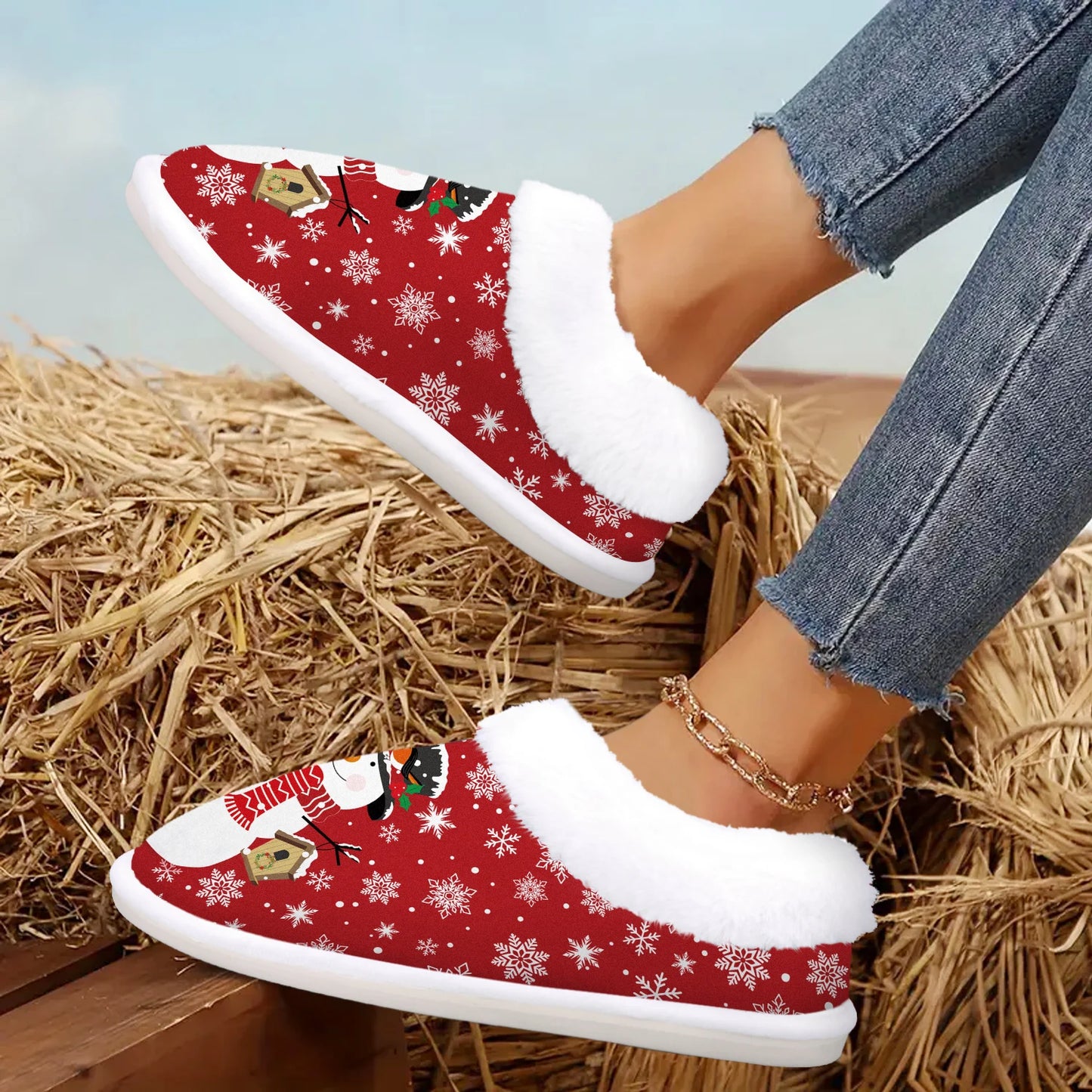 Cozy Indoor/Outdoor Holiday House Shoes with Non-Slip Rubber Sole, Warm Plush Lining, and Merry Christmas Design for Women